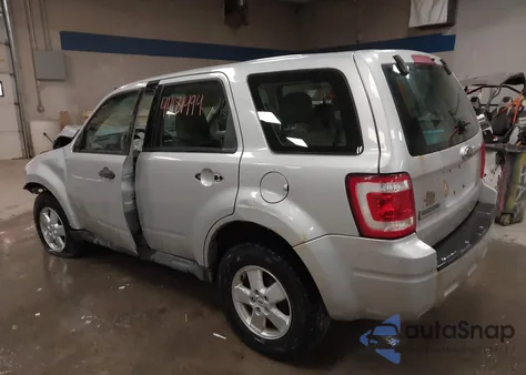 2009 Ford Escape Xls/Xls Manual from USA, damaged, VIN 1FMCU02739KB22392